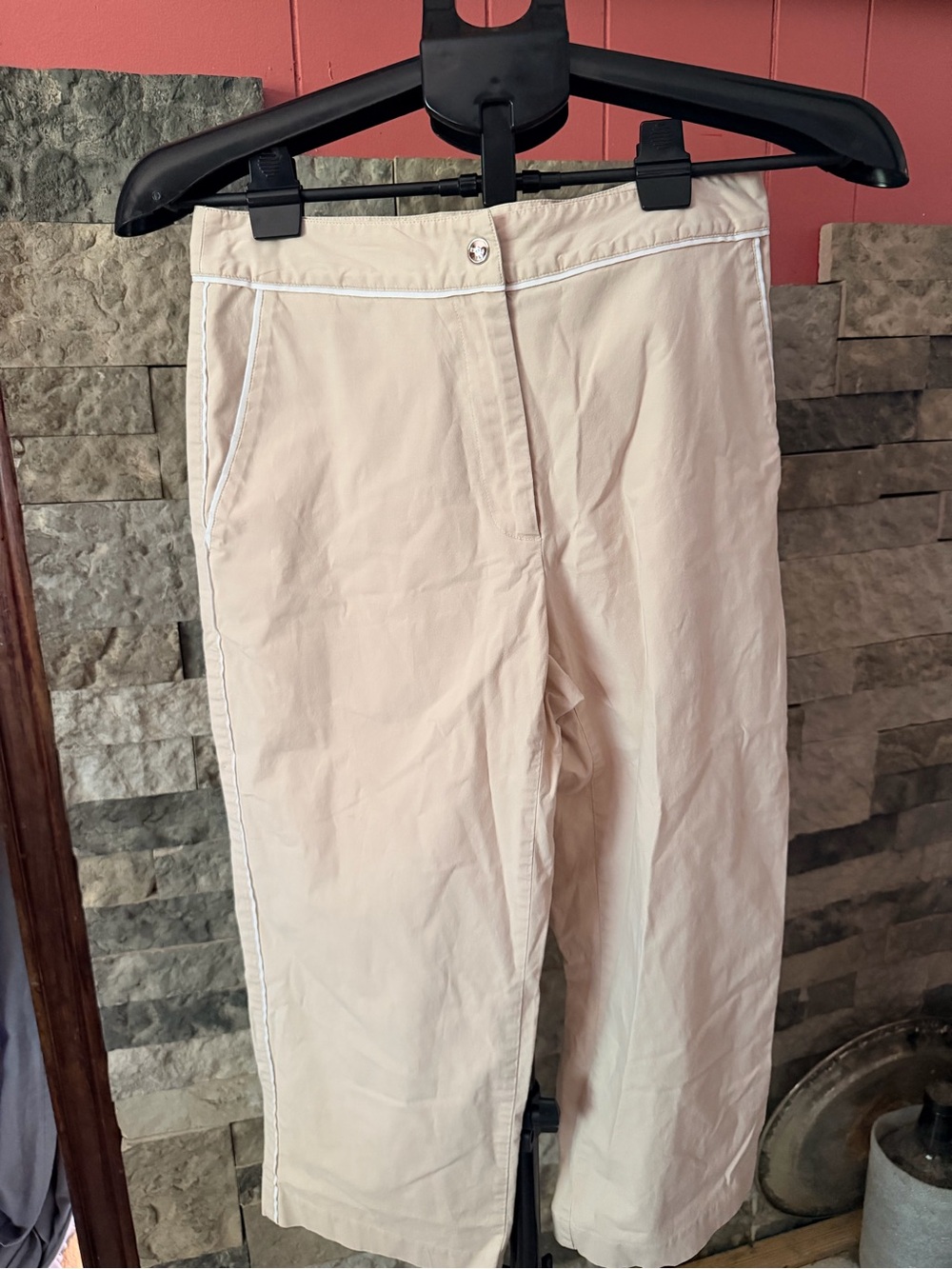 IZOD Women's Beige Stretch Twill Piping Capri Cropped Pants